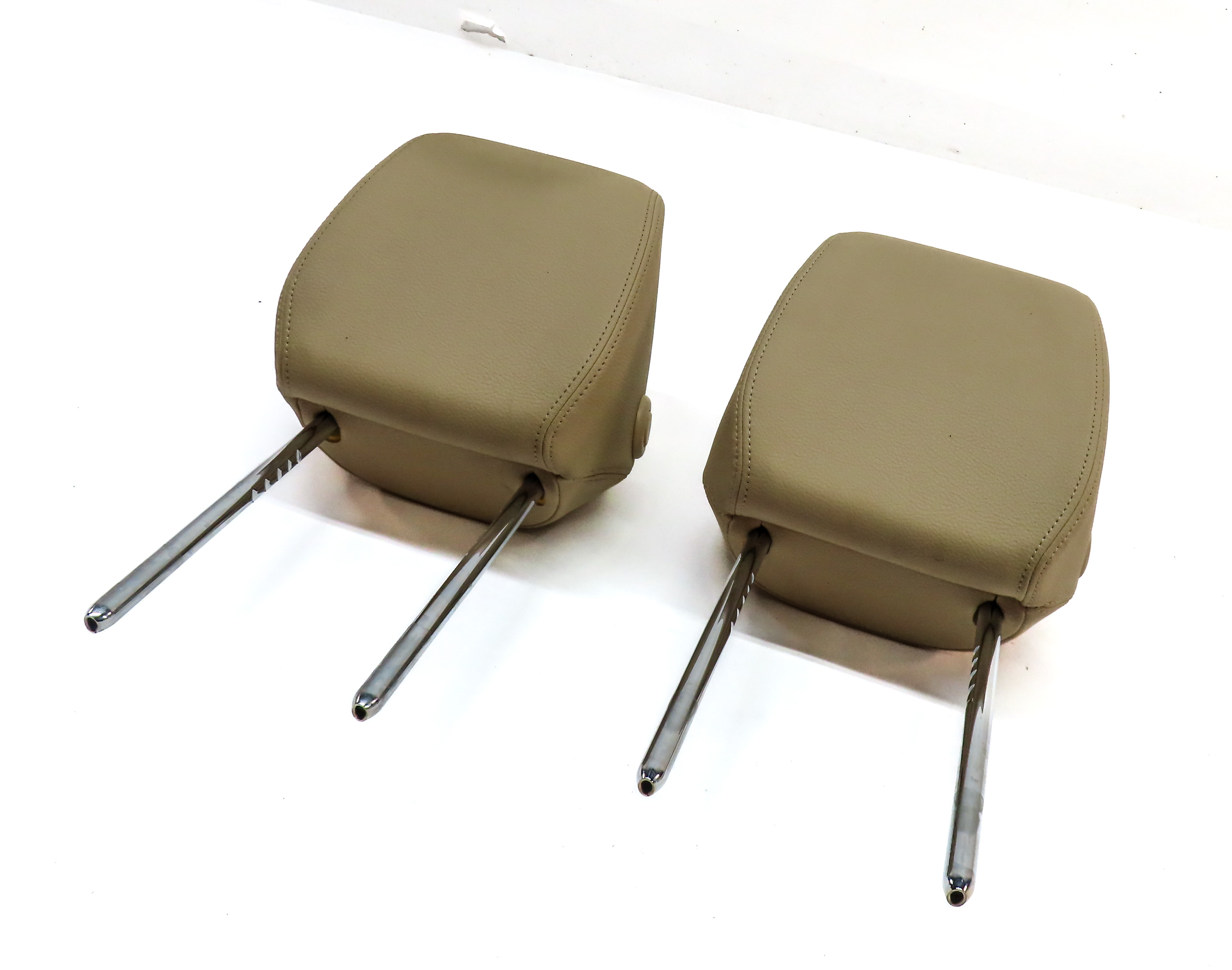 12-20 BMW 3 4 ACTIVE 3 M3 (F34) FRONT LEFT & RIGHT HEADREST SET 2 (Beige) — exact item pictured